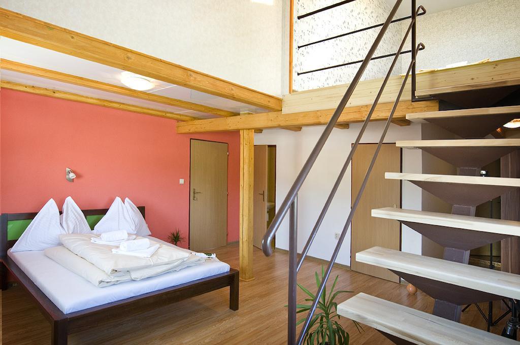 Penzion Rogalo Svit Habitación foto